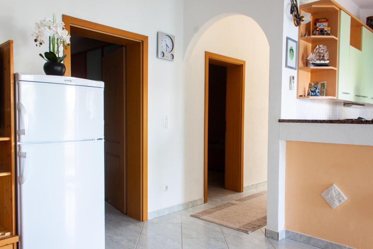 Marcel Apartment Mit Meerblick Trogir Ngoại thất bức ảnh