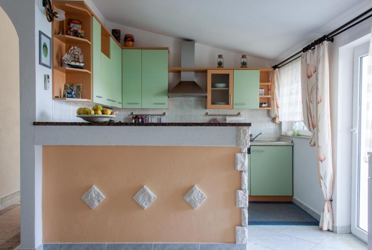 Marcel Apartment Mit Meerblick Trogir Ngoại thất bức ảnh