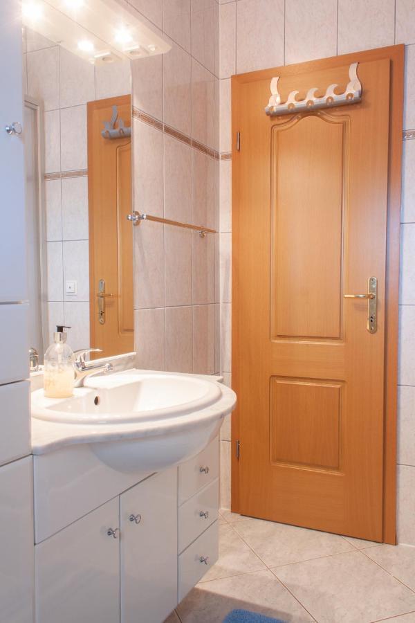 Marcel Apartment Mit Meerblick Trogir Ngoại thất bức ảnh