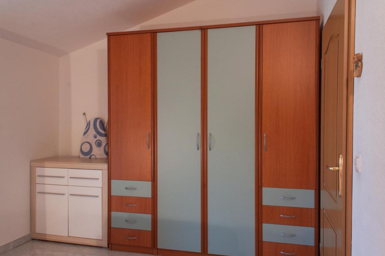 Marcel Apartment Mit Meerblick Trogir Ngoại thất bức ảnh