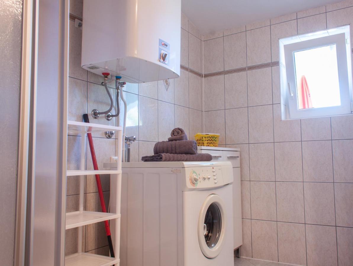 Marcel Apartment Mit Meerblick Trogir Ngoại thất bức ảnh